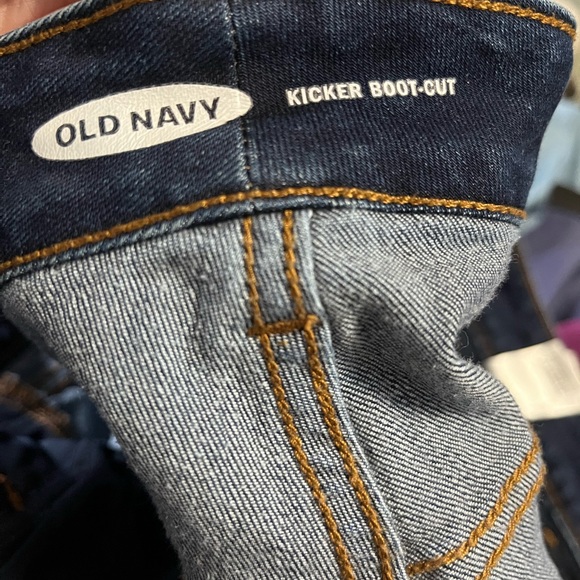 Size 28 Old Navy Kicker Boot Jean - Picture 2 of 3